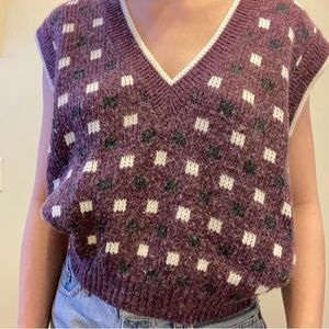 Purple sweater vest
(Super cute) 
(Size: L)